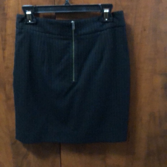 Talula, pin stripe mini skirt, size 0- never worn! - Picture 4 of 4